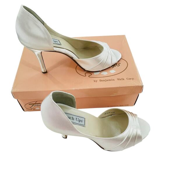 Touch Ups White Satin Dyeable Half D'Orsey Wedding Classic Open Toe Heel 6 NWT - Picture 1 of 9